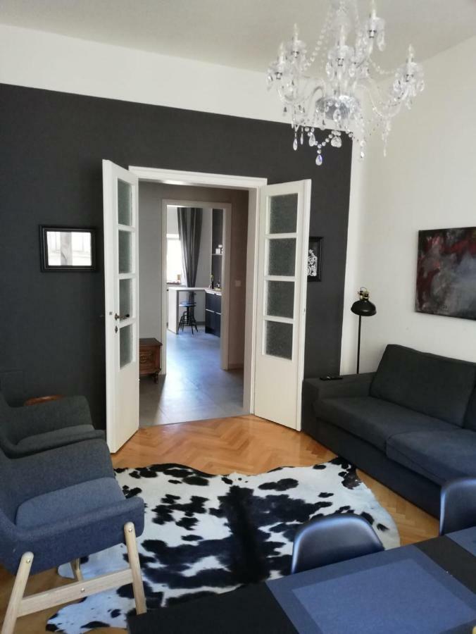 Luxury Old Town Apartment Pula Eksteriør billede